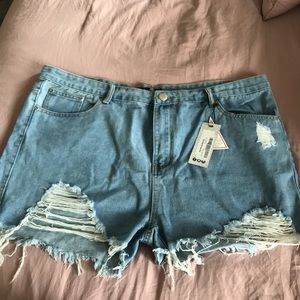 NWT BOOHOO SHORTS